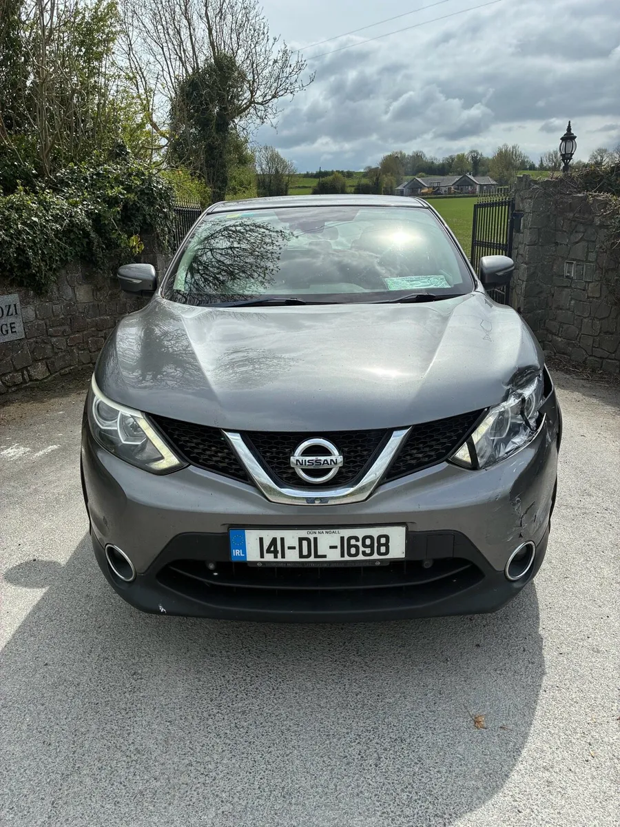 Damaged Nissan Quashai 141 - Image 2
