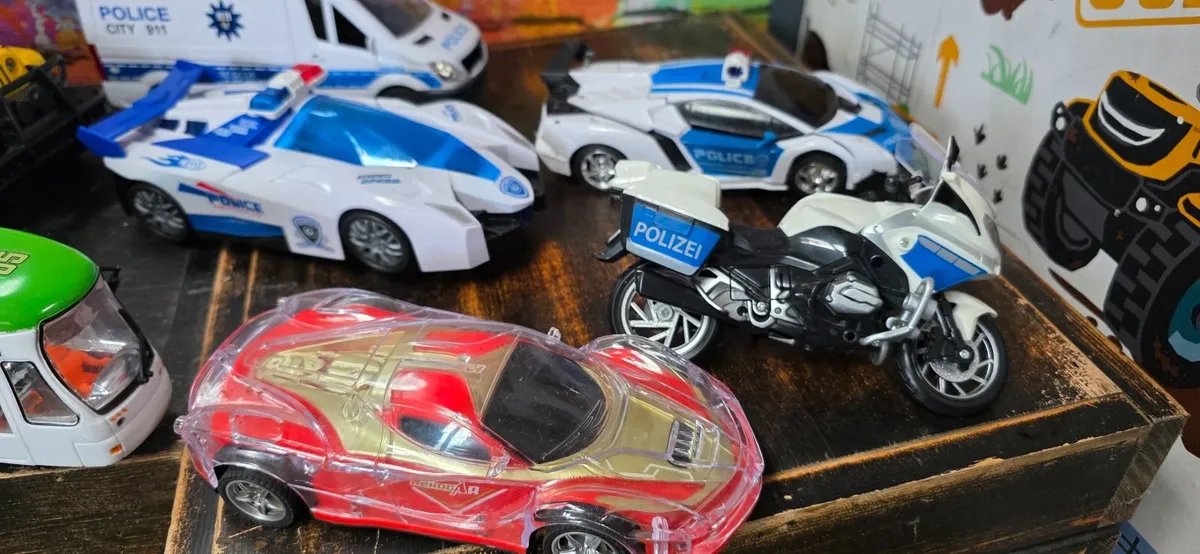 7 x battery powered vehicles with sounds and ligh - Image 2