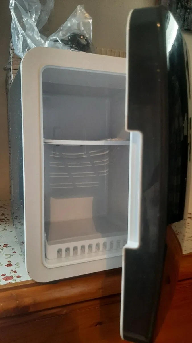 Mini Fridge - Image 2