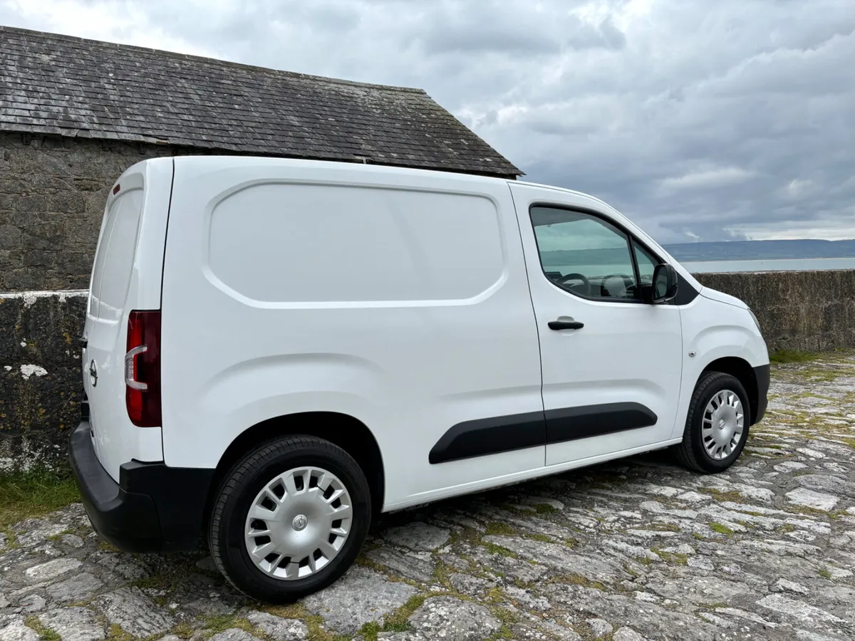 2022 Opel Combo CDTI - Image 4
