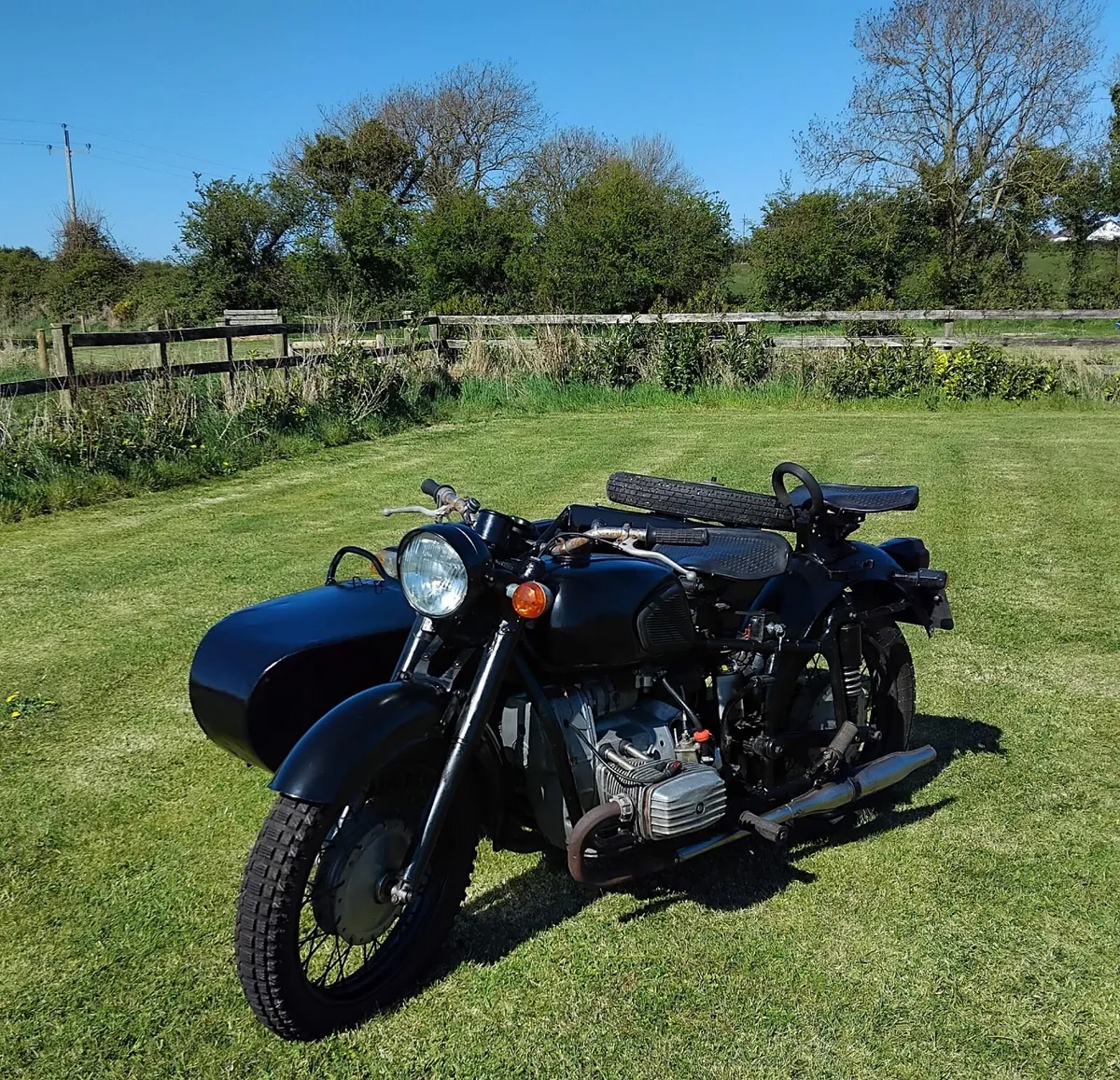 Dnepr sidecar outfit - Image 1