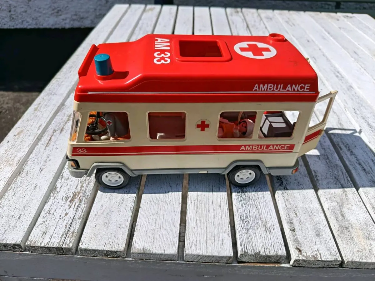 Playmobil ambulance - Image 1