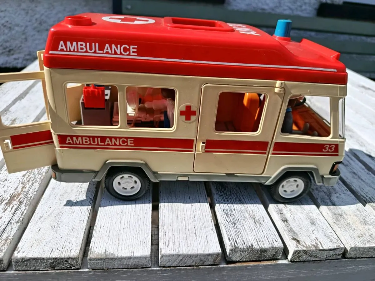 Playmobil ambulance - Image 2