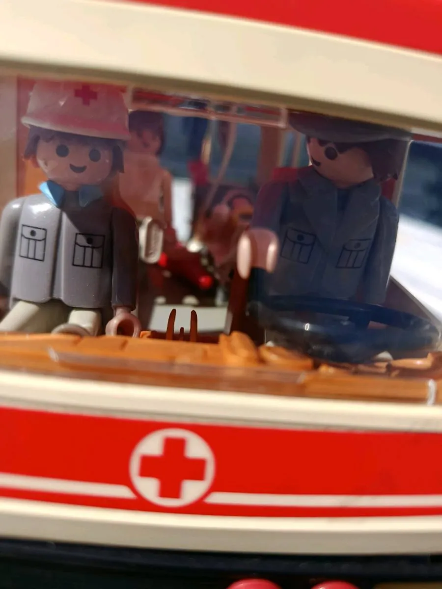 Playmobil ambulance - Image 4