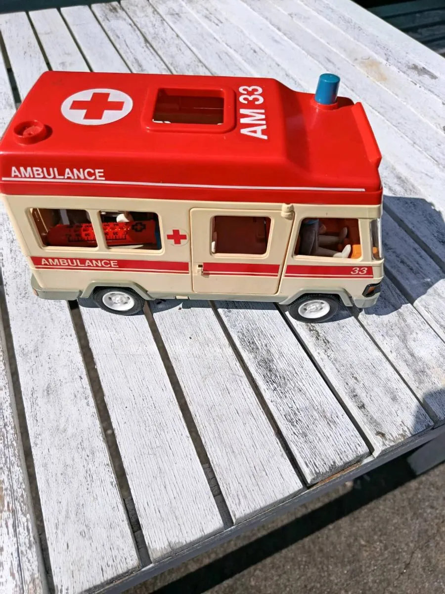 Playmobil ambulance - Image 3