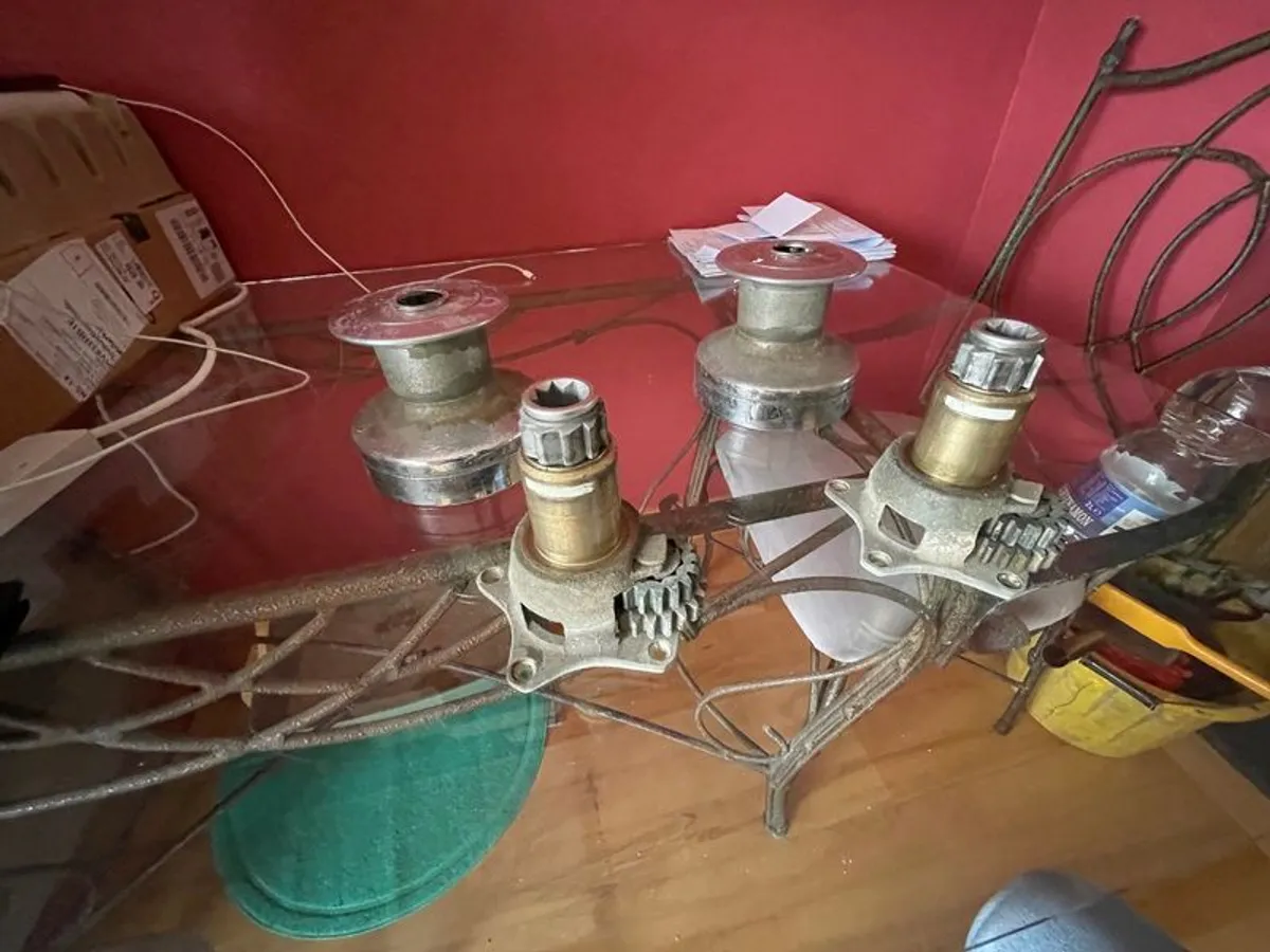 2 x Lewmar 30 2 speed winches - Image 3