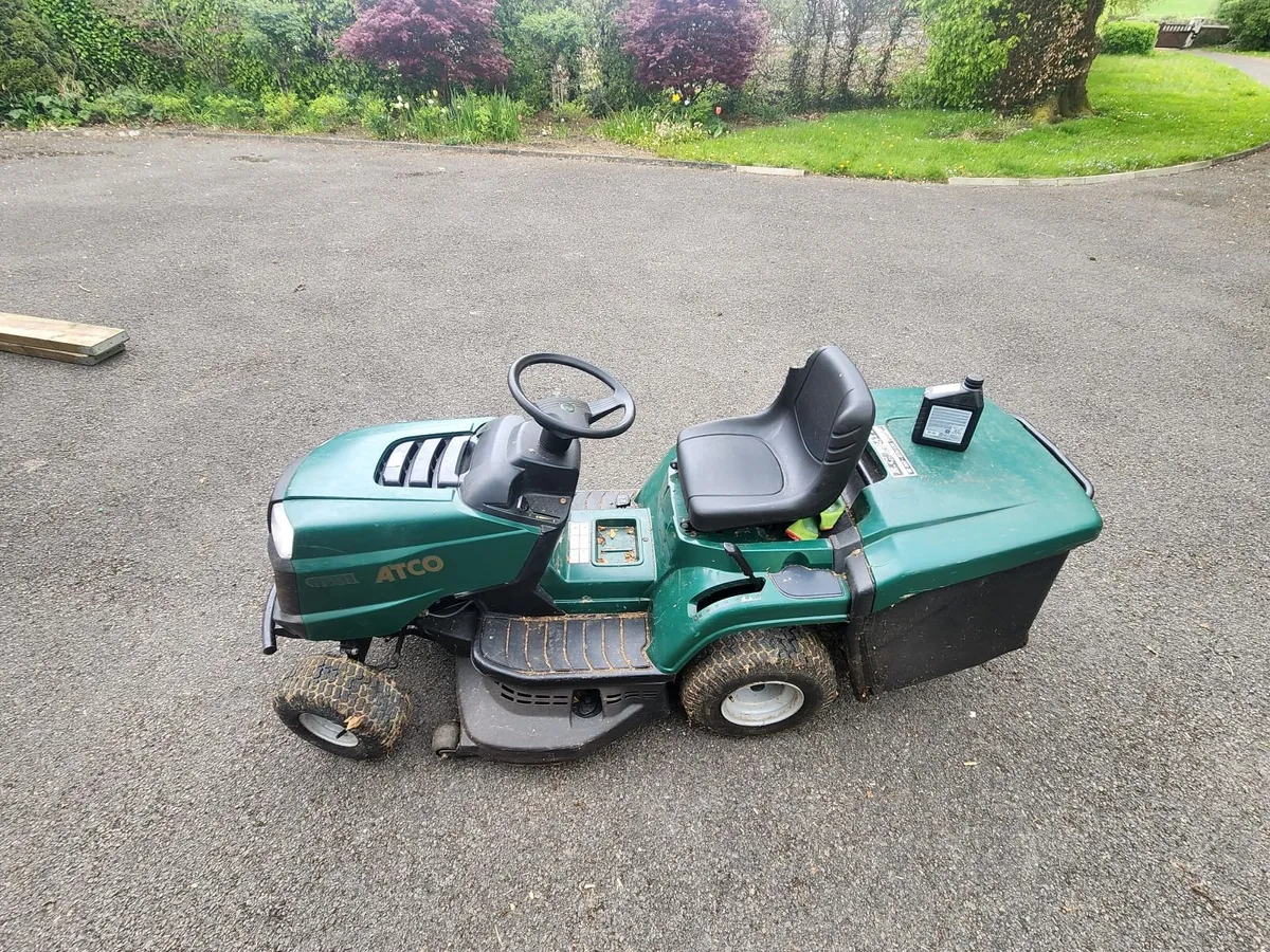Ride on lawnmower - Image 1