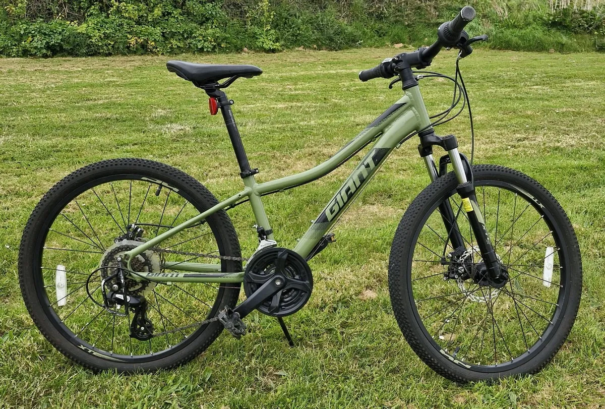 Giant XTC Jr 24" Kids Bike - Image 1