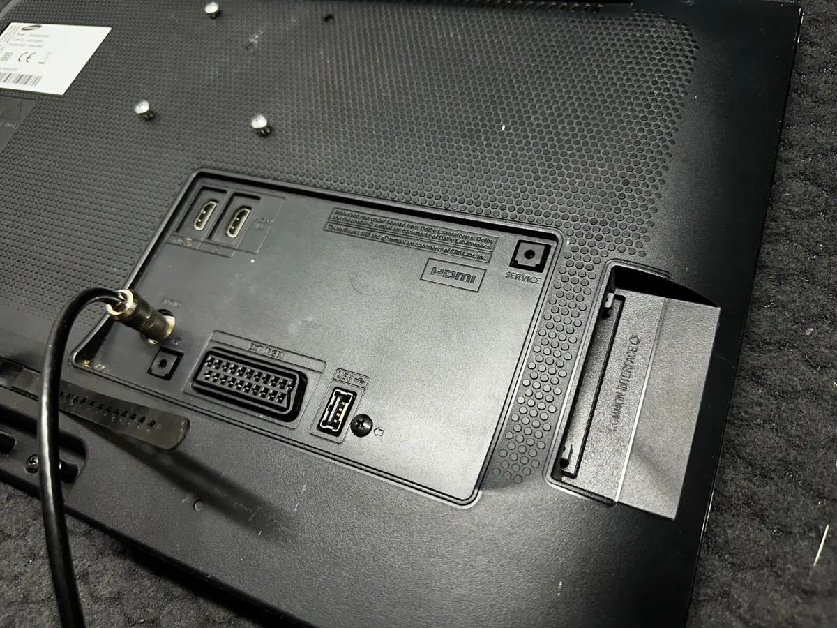 Samsung 22” LED TV (no stand) - Image 2