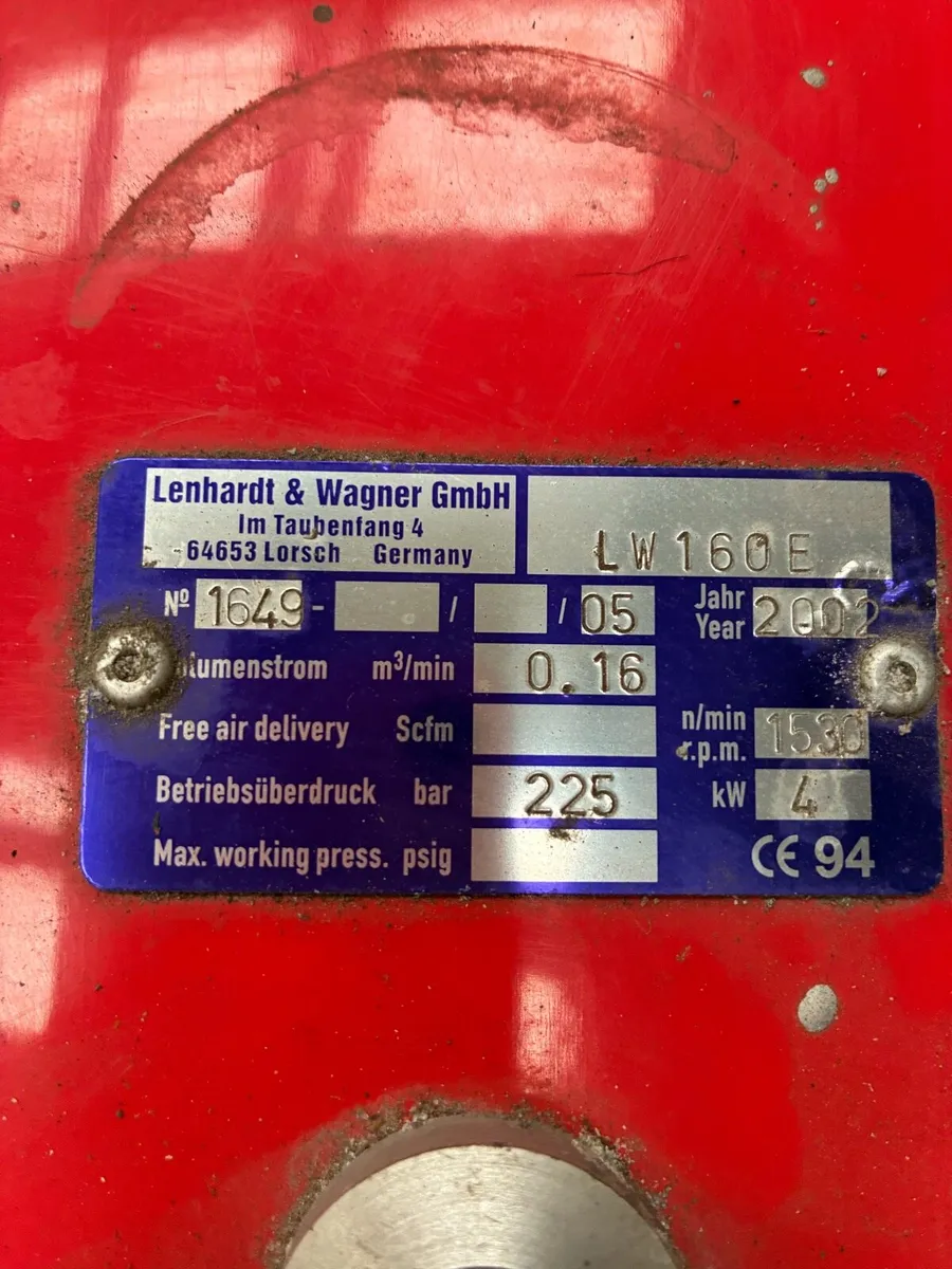 Oxygen tank compressor from fire service - Image 2