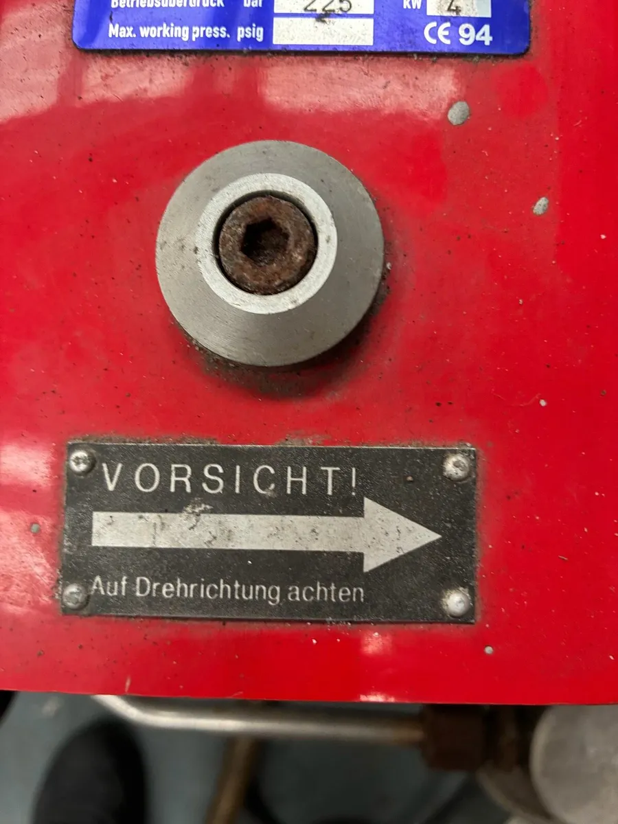Oxygen tank compressor from fire service - Image 3