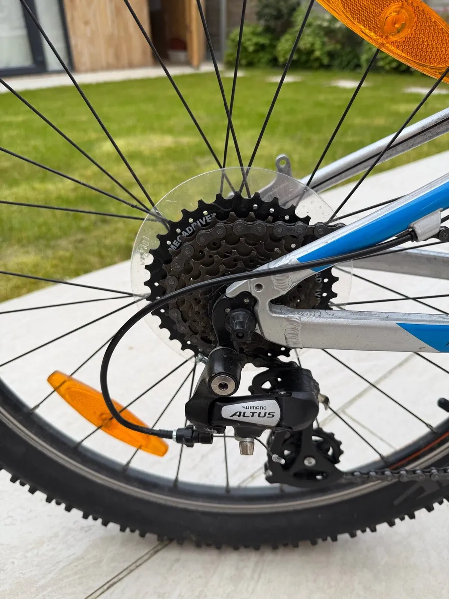 Kids bike 24inch Cube - perfect condition - Image 3