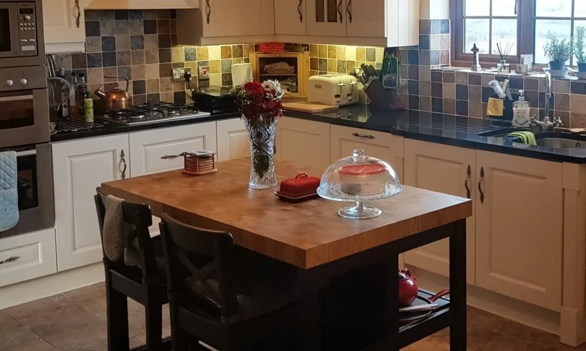 IKEA Vadholma Island(Large) + 2 Stools - Image 1