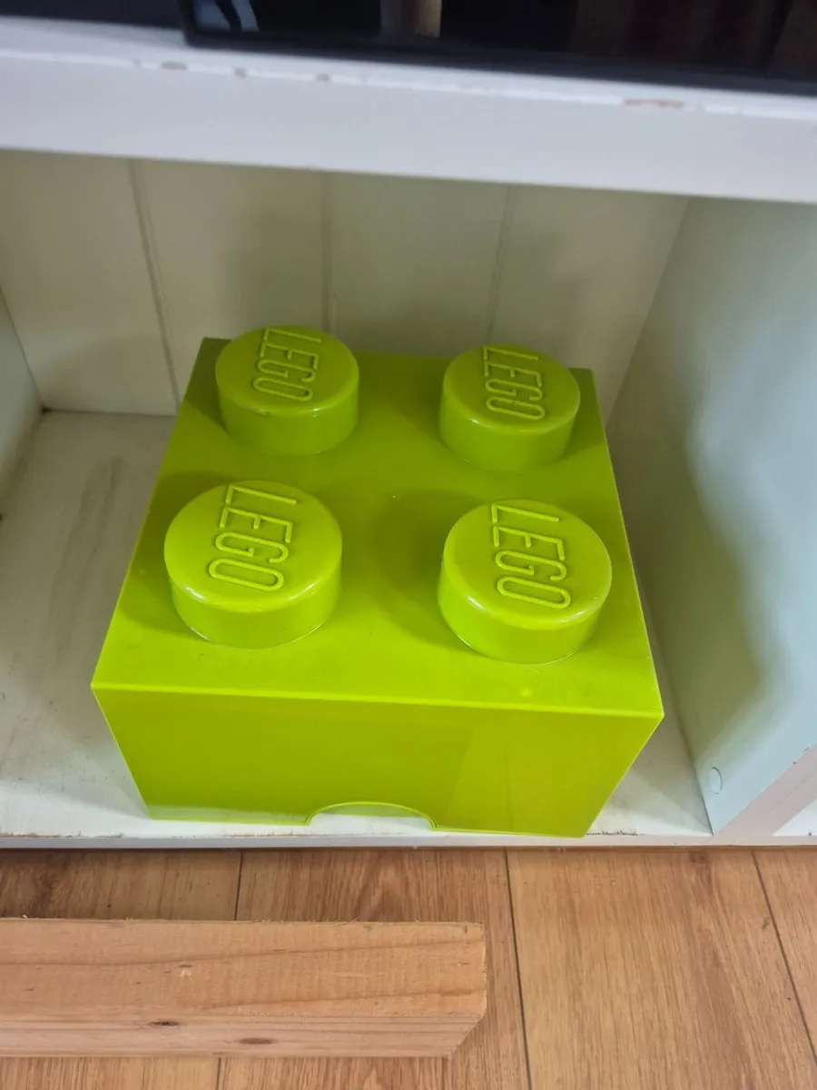 8 x Logo storage boxes - Image 2