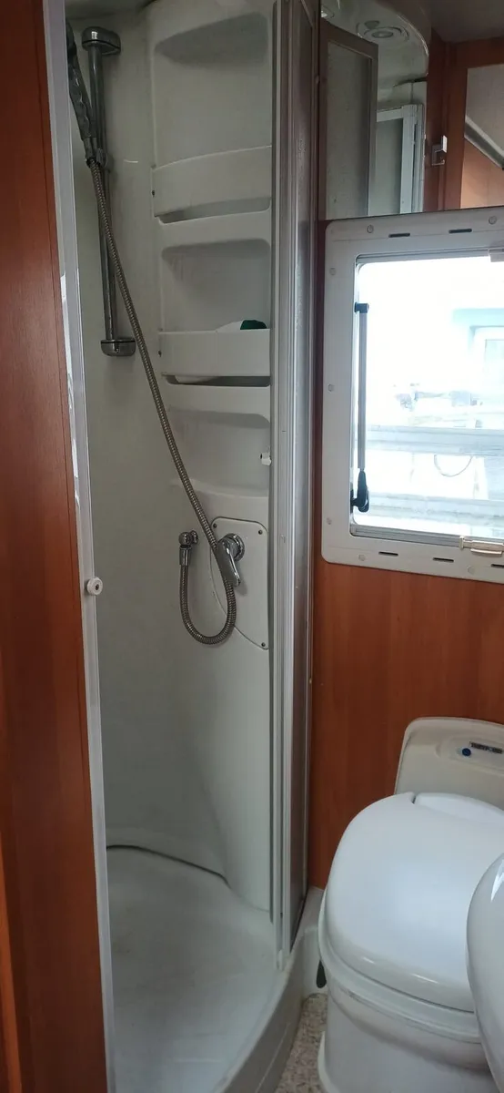 Fiat Ducato Camper 6 berth - Image 4