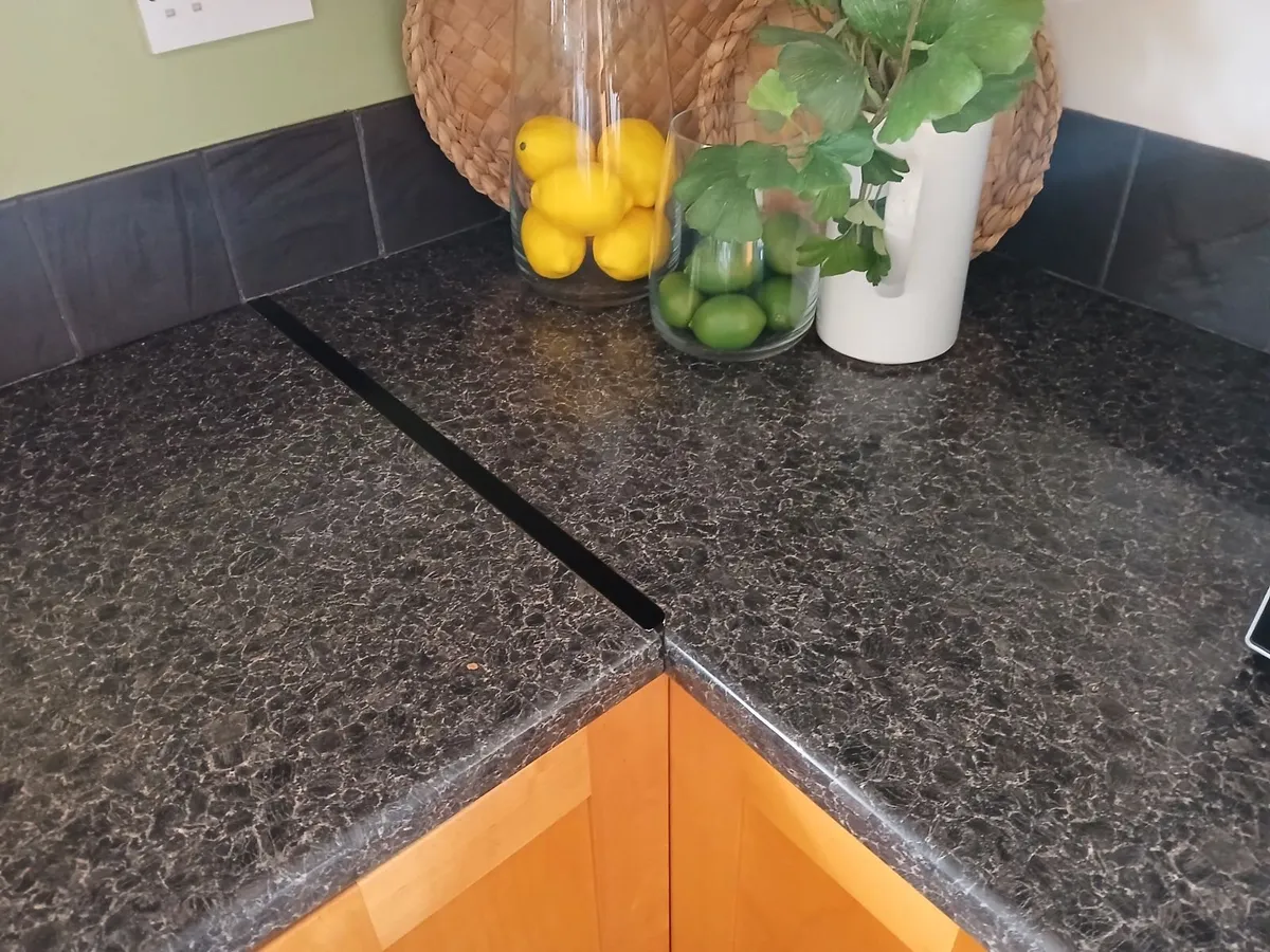 Kitchen counter tops - Image 1