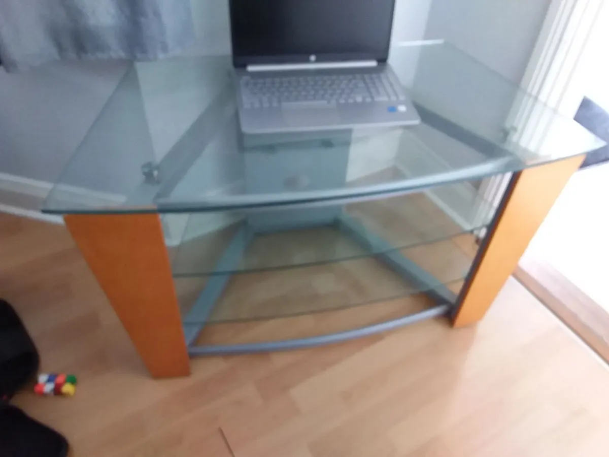 TV STAND with 3 glass shelves - Image 2