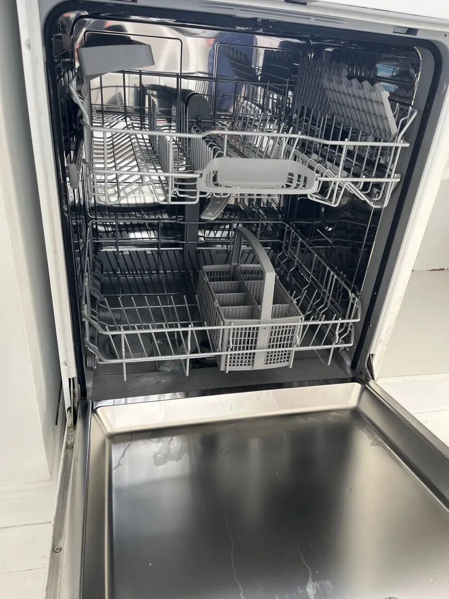 Bosch Dishwasher  for sale - Image 3
