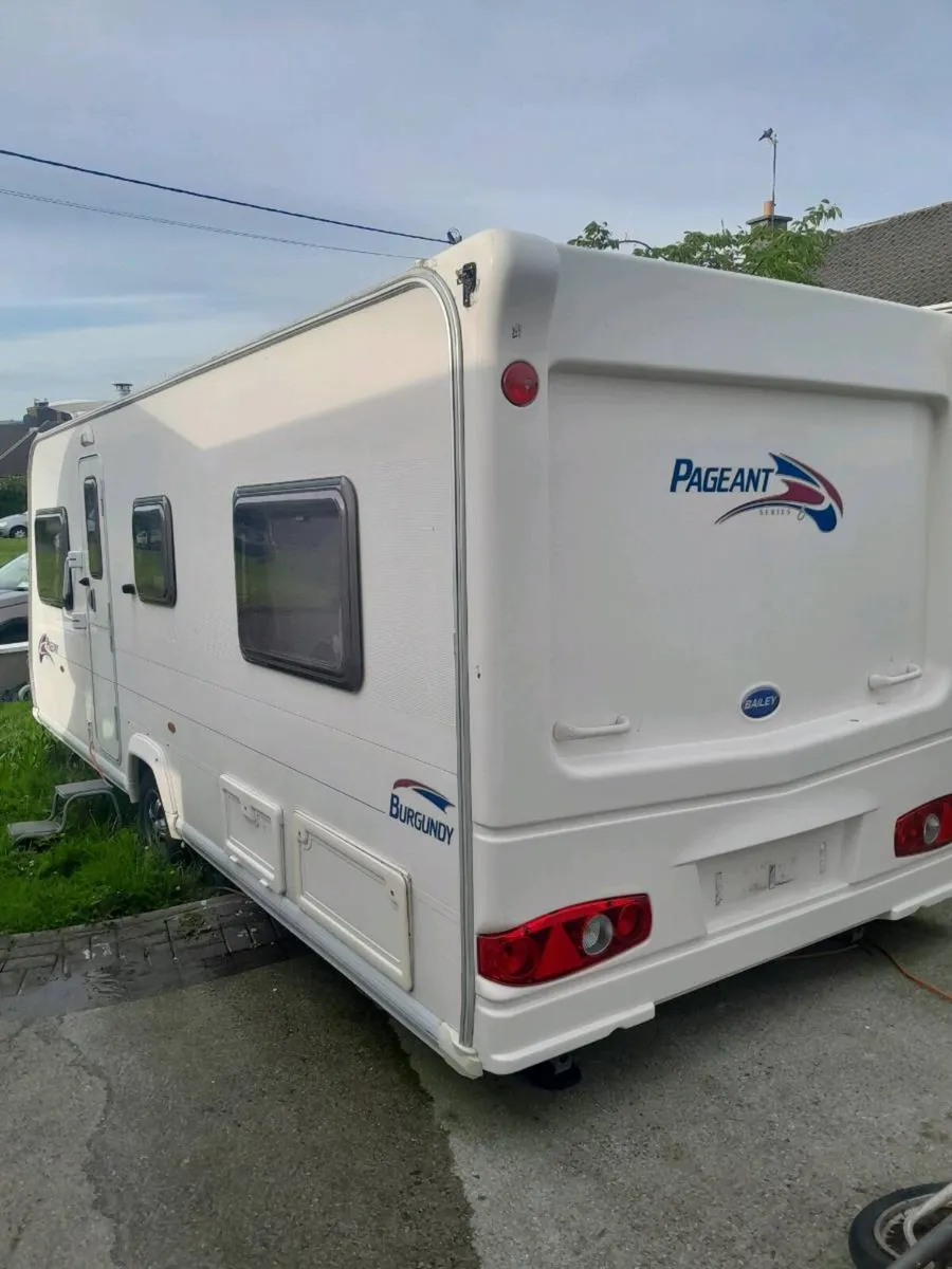 Caravan - Image 2