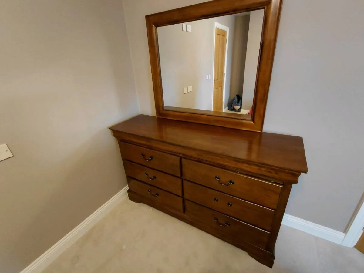 Bedroom Dresser and mirror