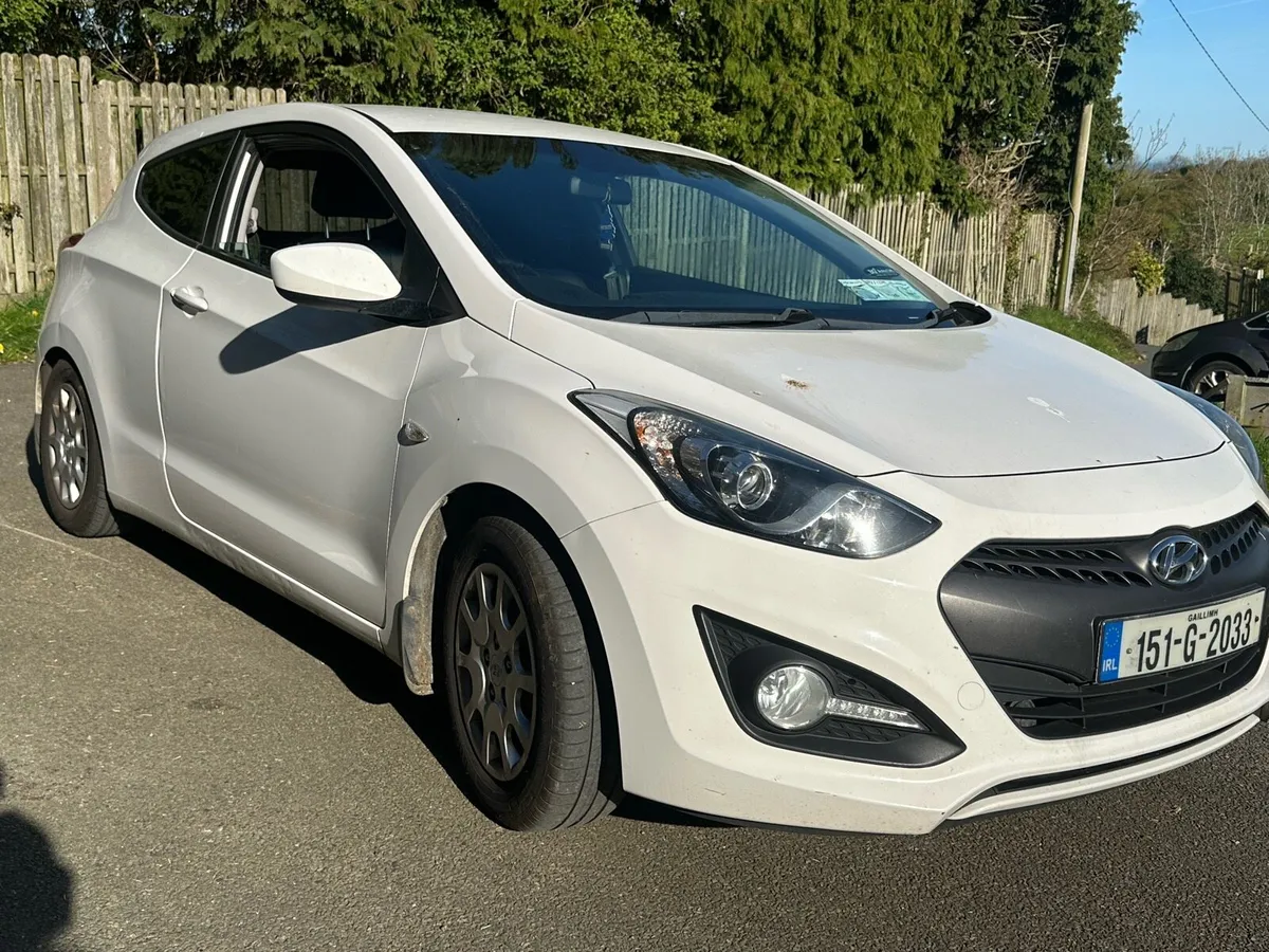 Hyundai i30 van - Image 1