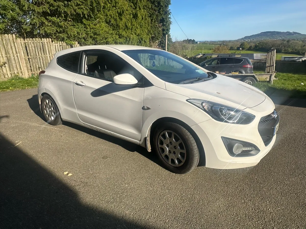 Hyundai i30 van - Image 4