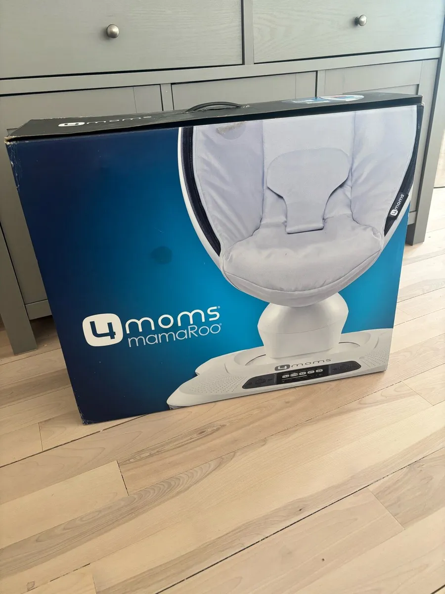 4 moms mamaroo swing - Image 2