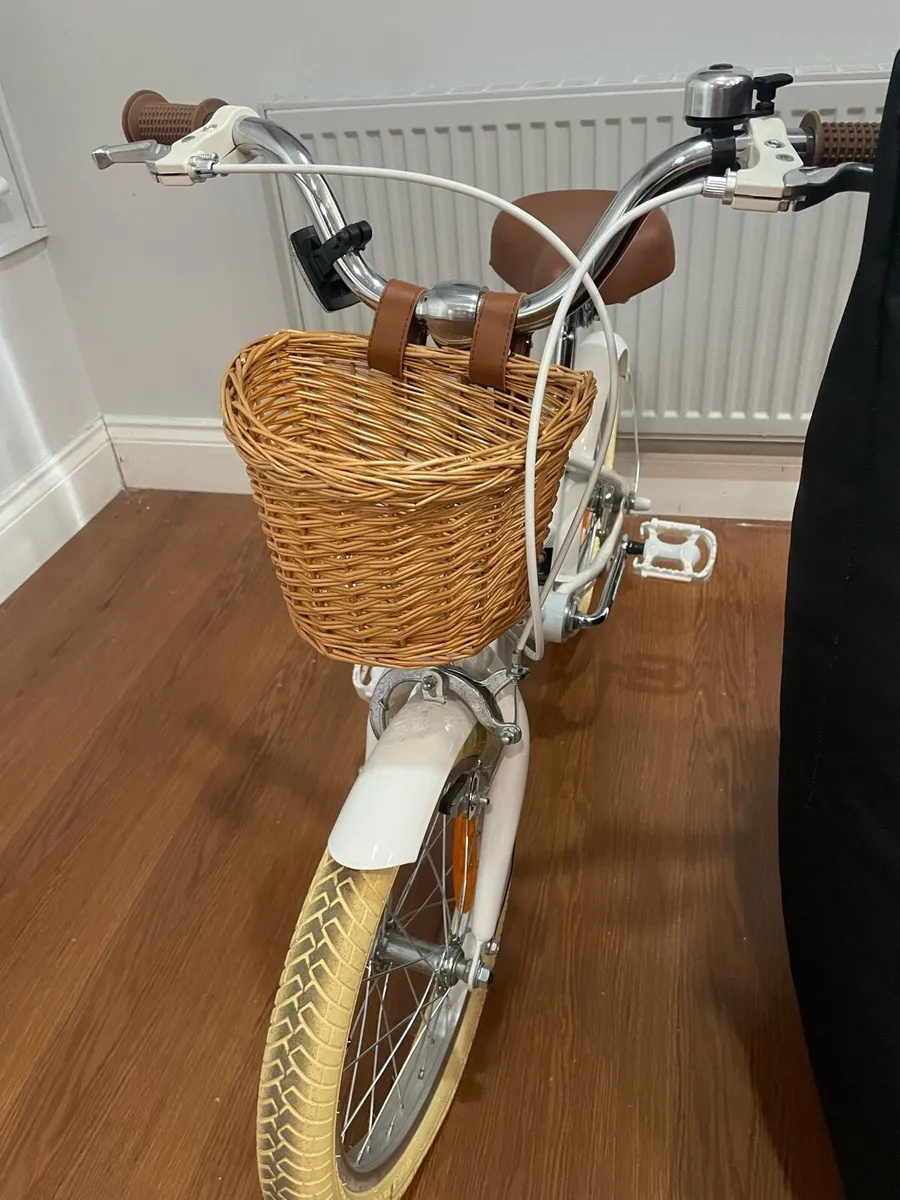 Girls Bicycle - Image 3