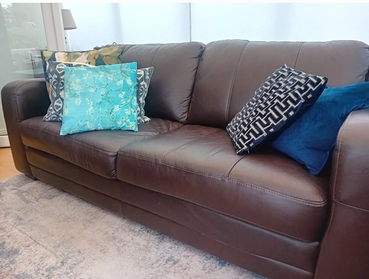 Three and Two seater leather sofa - Image 4