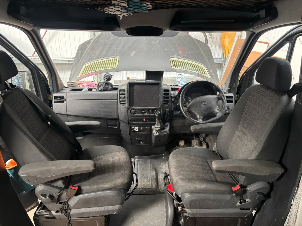 Sprinter seat swivel - Image 1