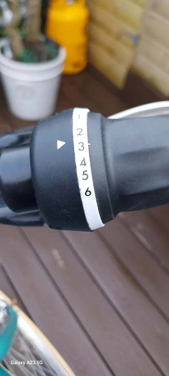 Ladies bicycle . Artane . Excellent condition - Image 2