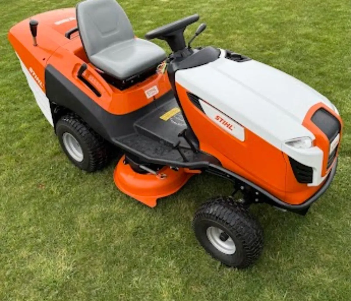 STIHL RIDE ON MOWER - Image 2