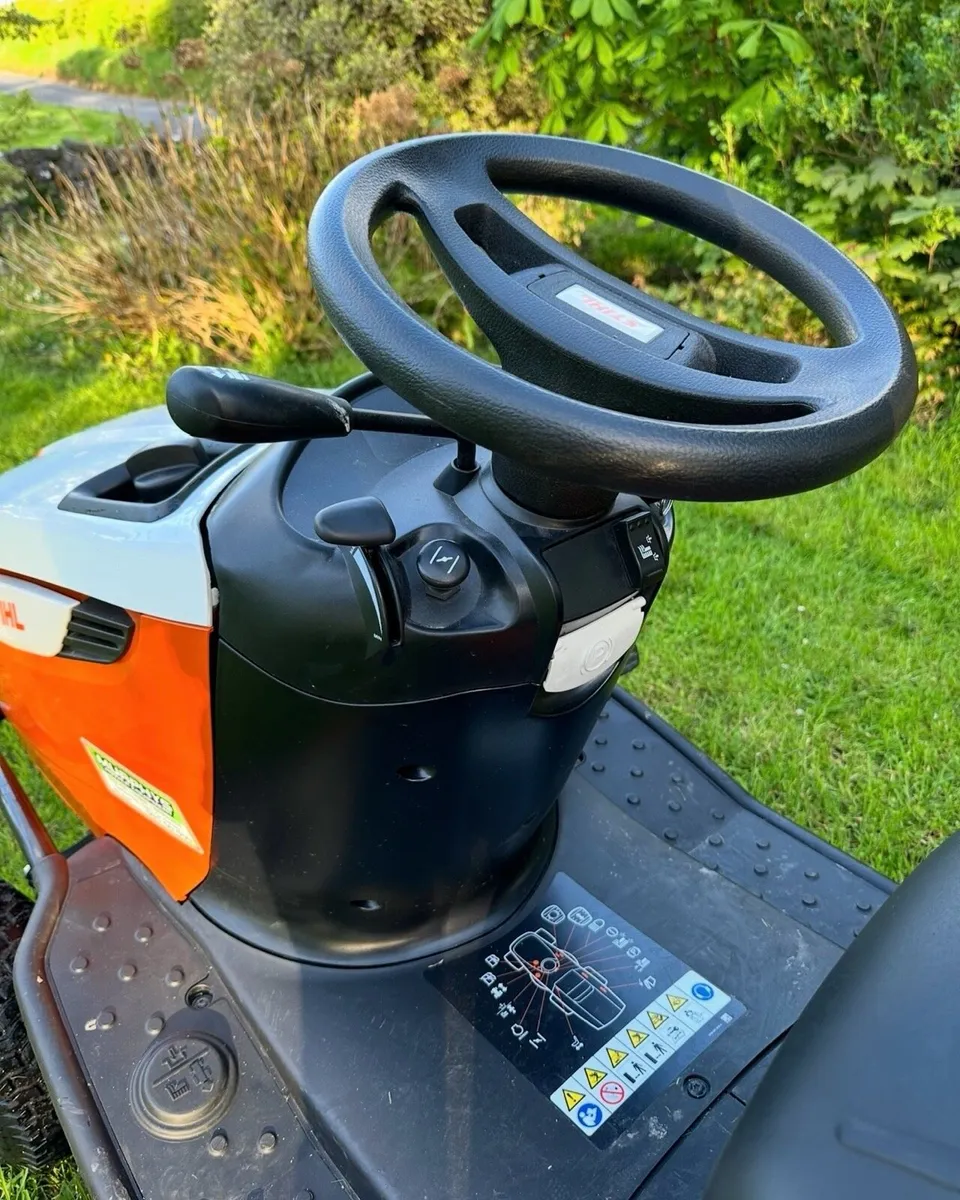 STIHL RIDE ON MOWER - Image 3