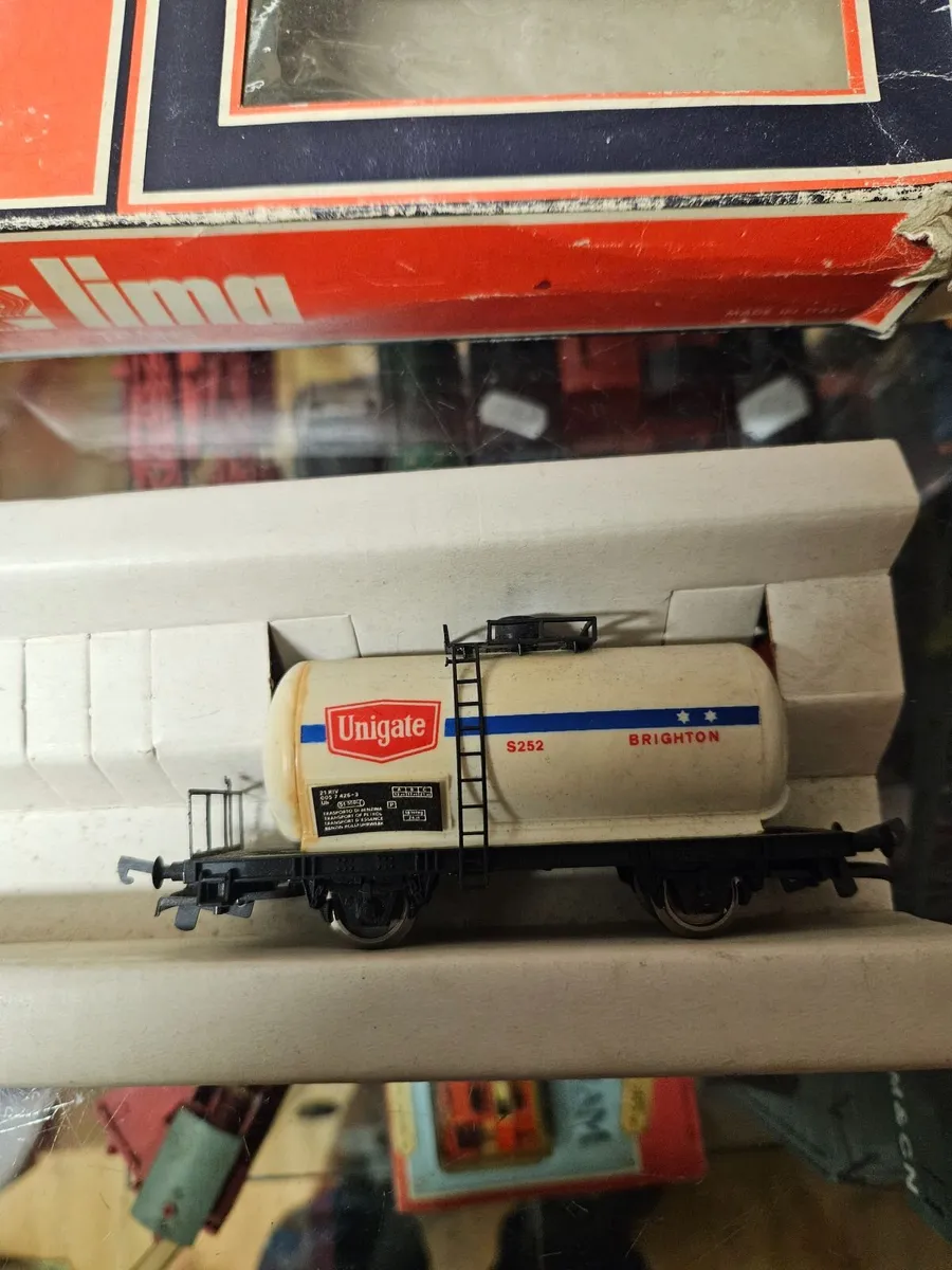 Hornby Lima OO Gauge Wagon - Image 2