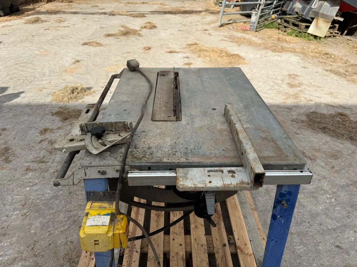 Table Saw - Image 1