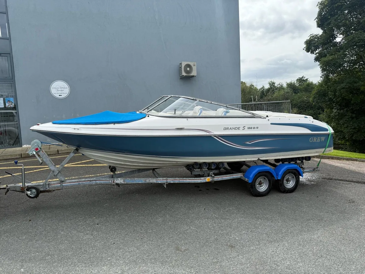 2011 grew boat - Image 1