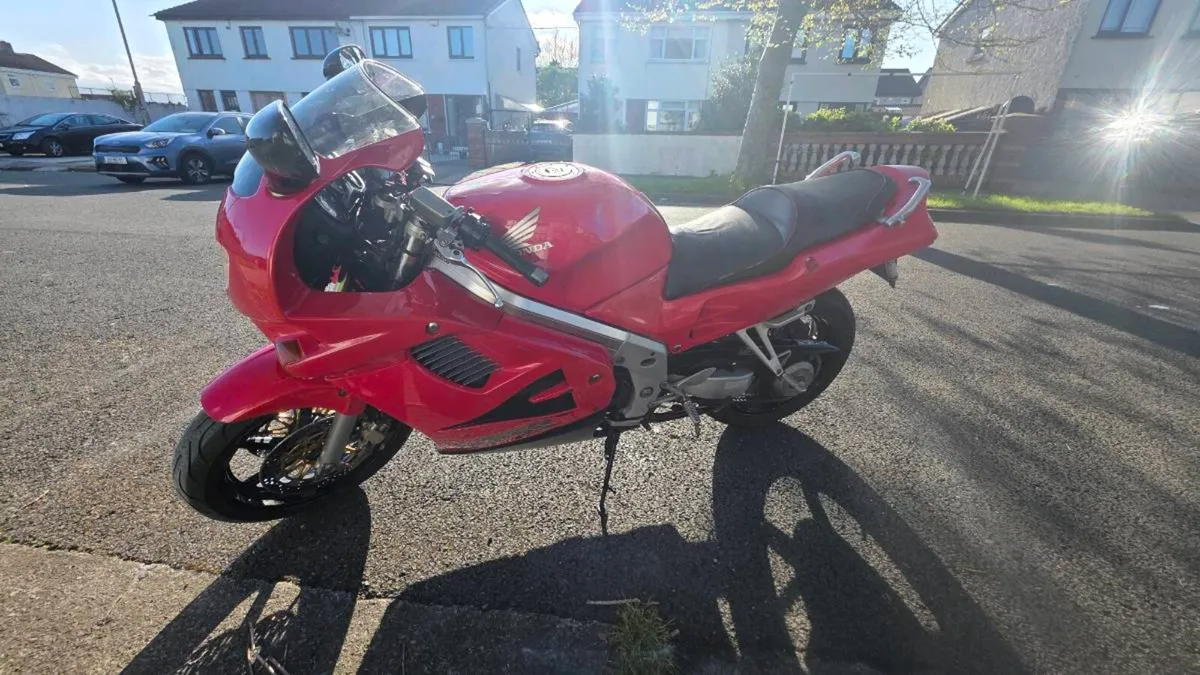 Honda vfr 750 - Image 4