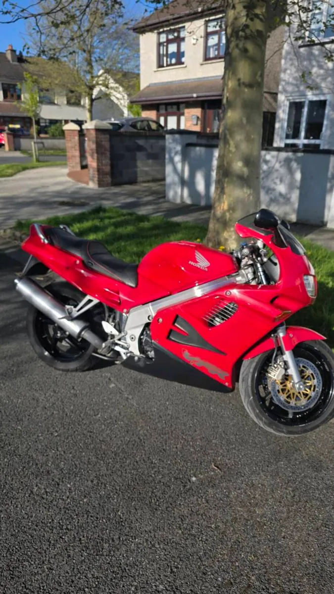 Honda vfr 750 - Image 1