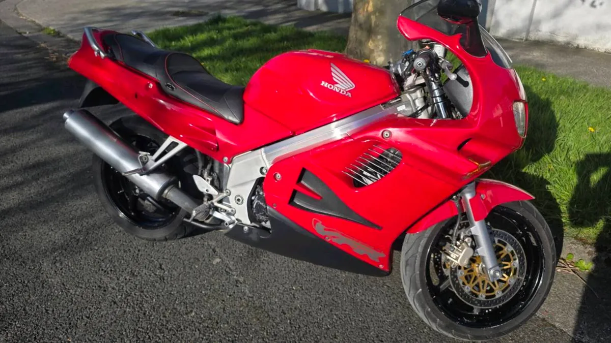 Honda vfr 750 - Image 3
