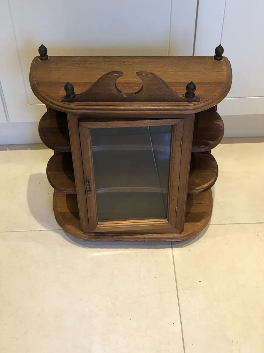 Small display cabinet