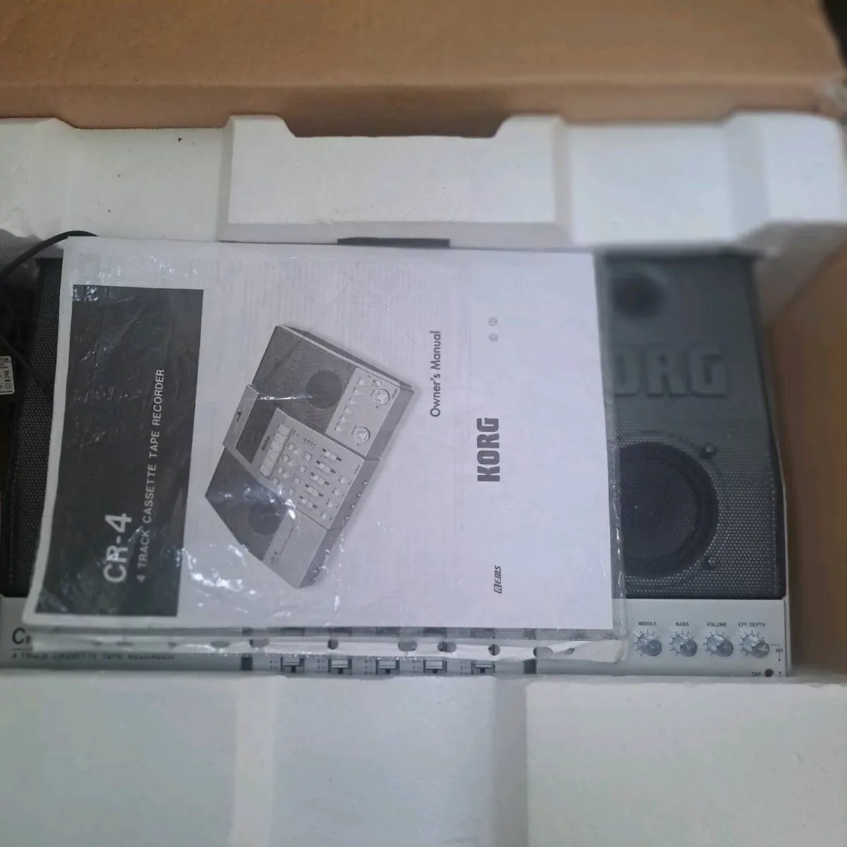 CR-4 4 Track Cassette Tape Recorder - Image 4