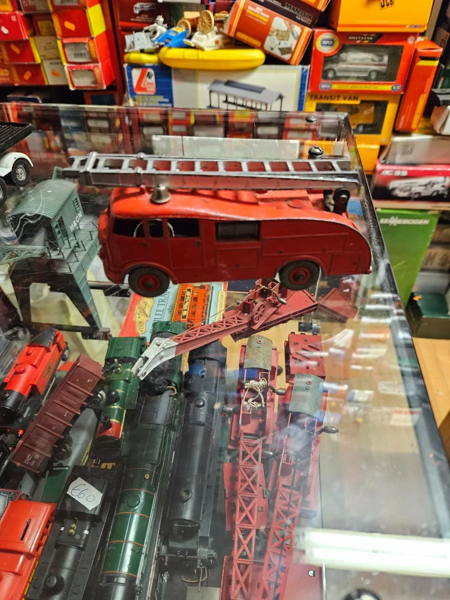 Dinky 1950's Fire Engine - Image 2