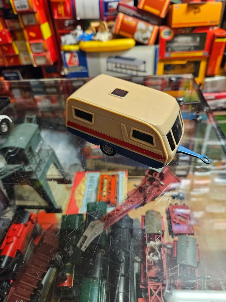 Matchbox Superkings Caravan - Image 1