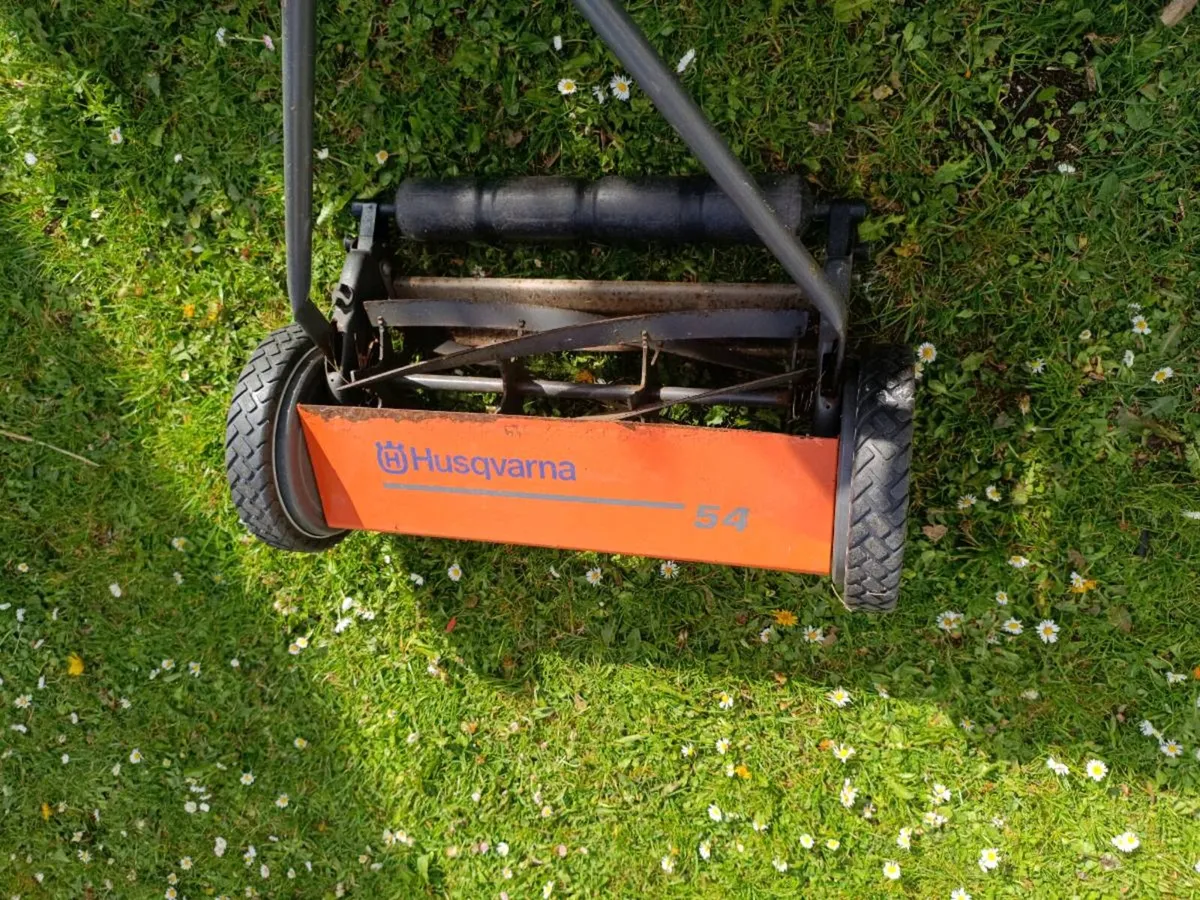 HUSQVARNA (push) Lawnmower - Image 1