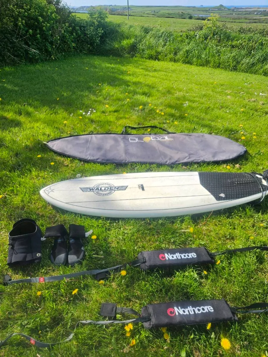 Performance Surfboard, Bag, Straps for Car & Extra - Image 1