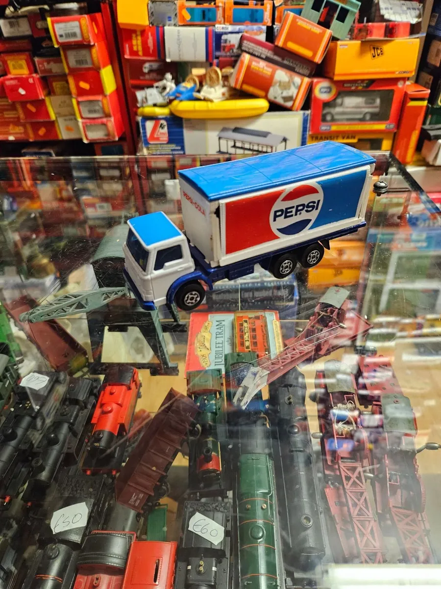 Matchbox Superkings Ford Pepsi Cola Truck