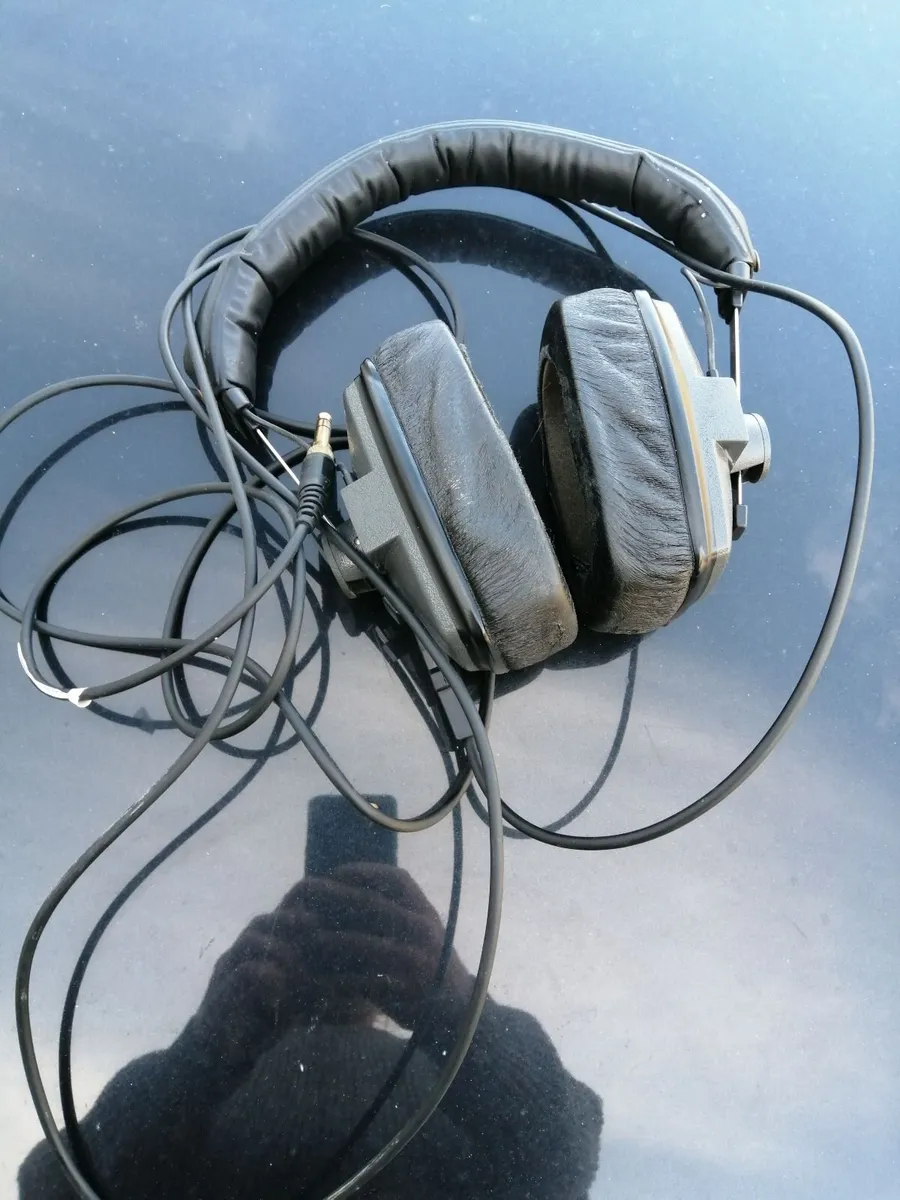 Beyerdynamic DT 150 headphones - Image 1