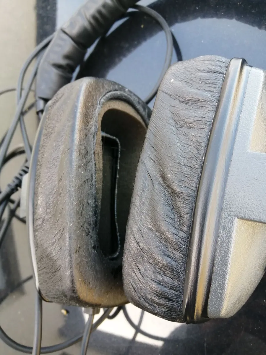 Beyerdynamic DT 150 headphones - Image 3