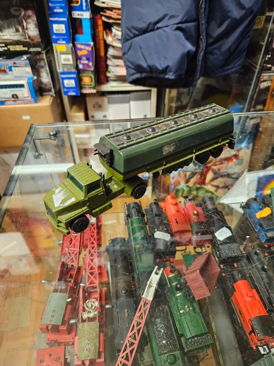 Matchbox Battlekings Ford Tanker Truck - Image 2