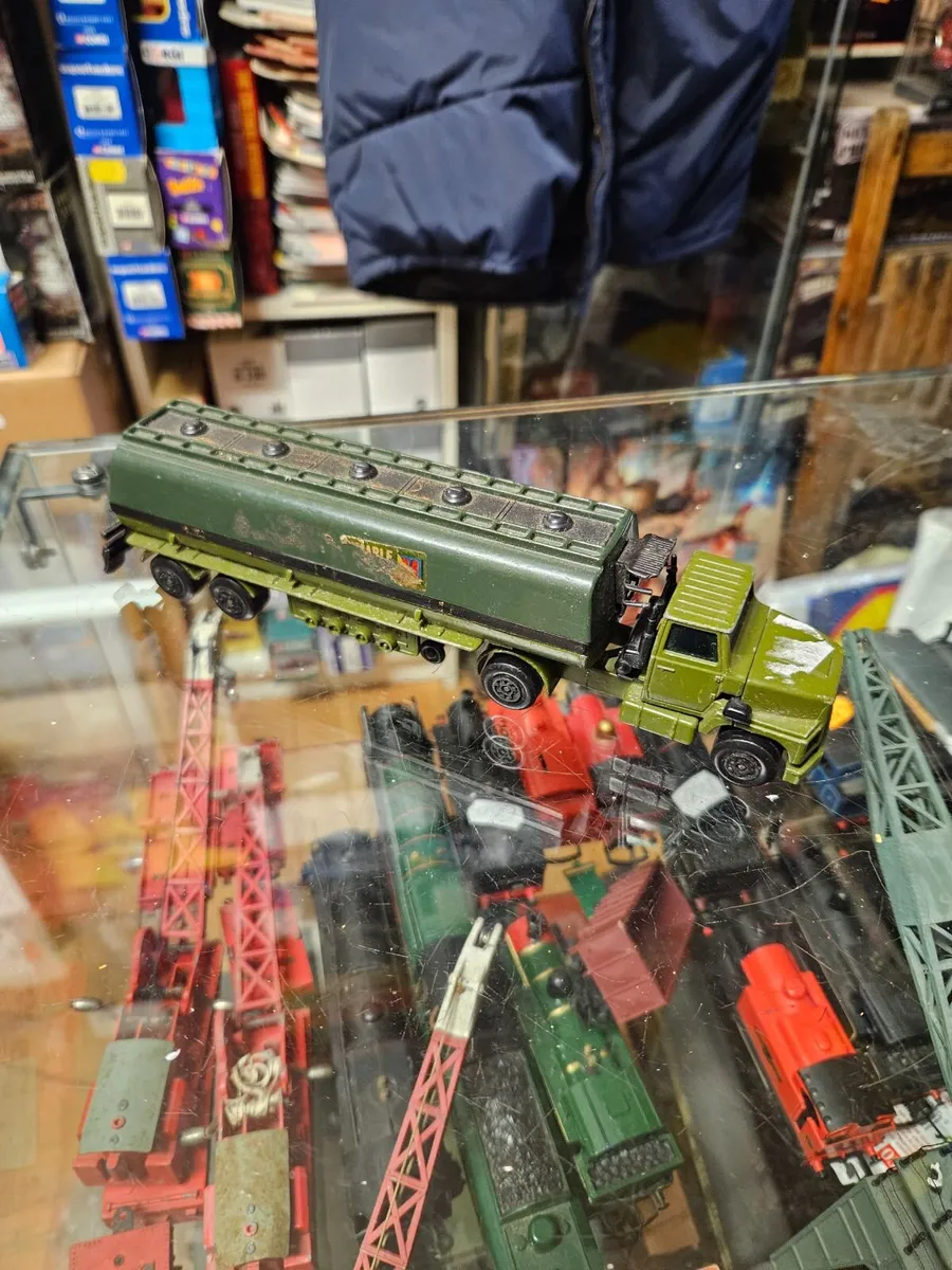 Matchbox Battlekings Ford Tanker Truck - Image 1